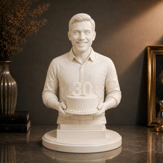 Prezent dla niego na 30 urodziny – personalizowana figurka 3D Mężczyzna z tortem